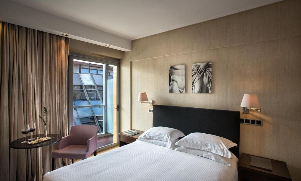A second guest room at The Athens Gate Hotel