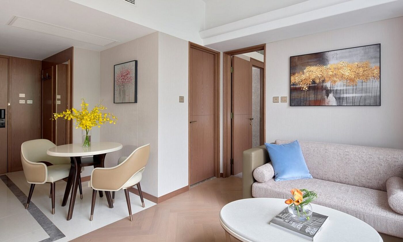 Suite living and dining area