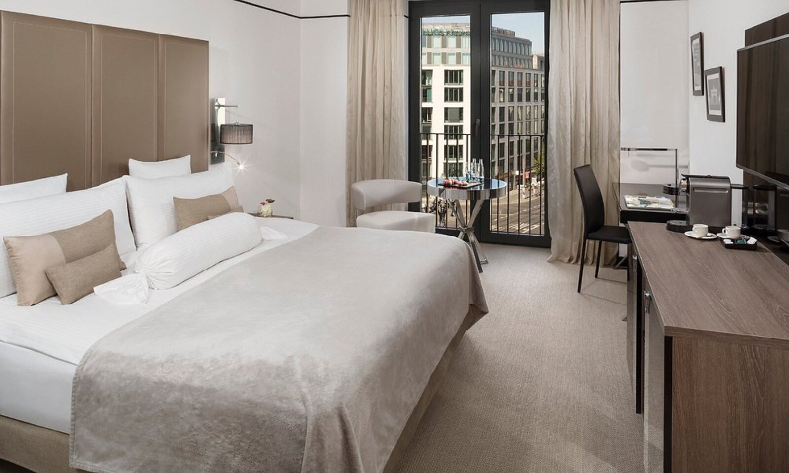 Street view of the Meliá Berlin entrance