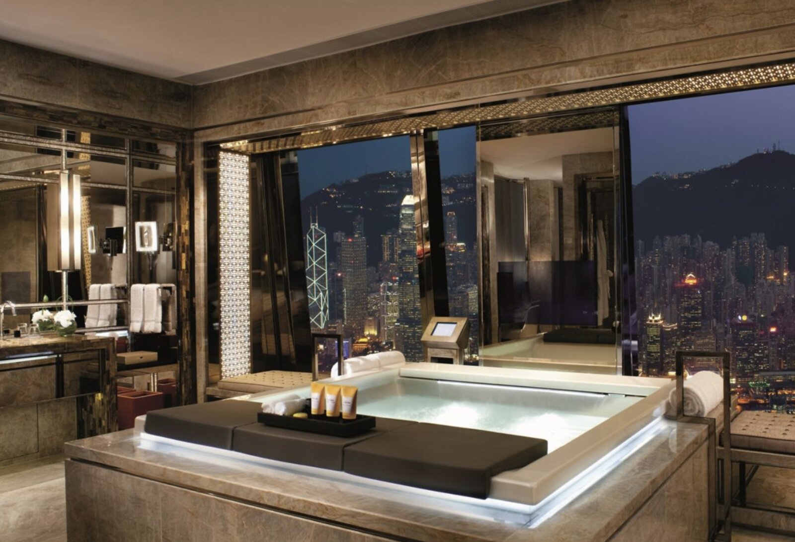 The Ritz-Carlton, Hong Kong